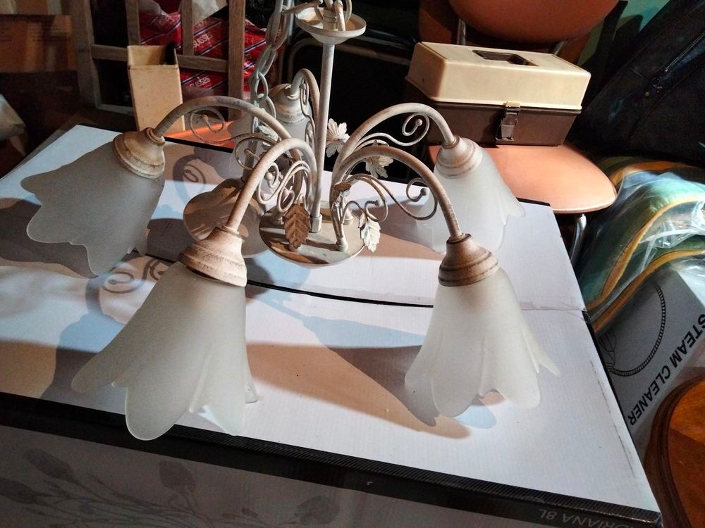 lustre neuf Meubles