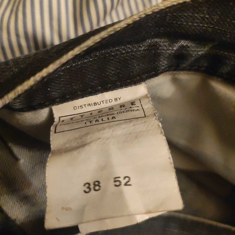 Pantalon jean haut de gamme tr&egrave;s bon &eacute;tat Vêtements