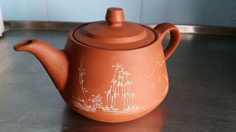 Th�i�re asiatique en terre cuite 20 Paris 13 (75)