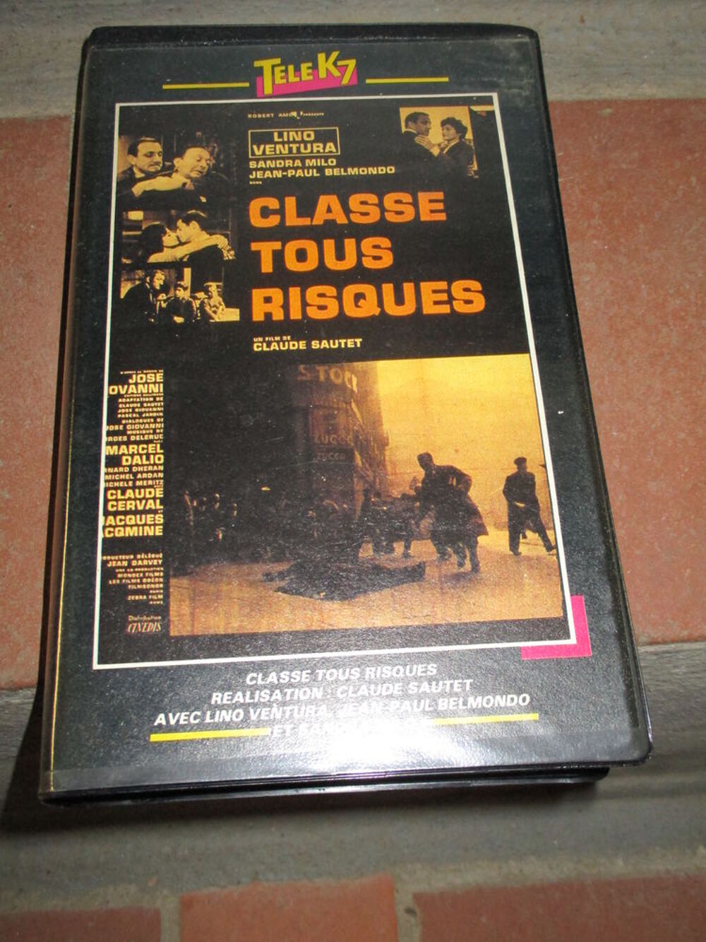 3 diverses cassettes VHS &agrave; regarder ou bricolage ou mus&eacute;e Photos/Video/TV