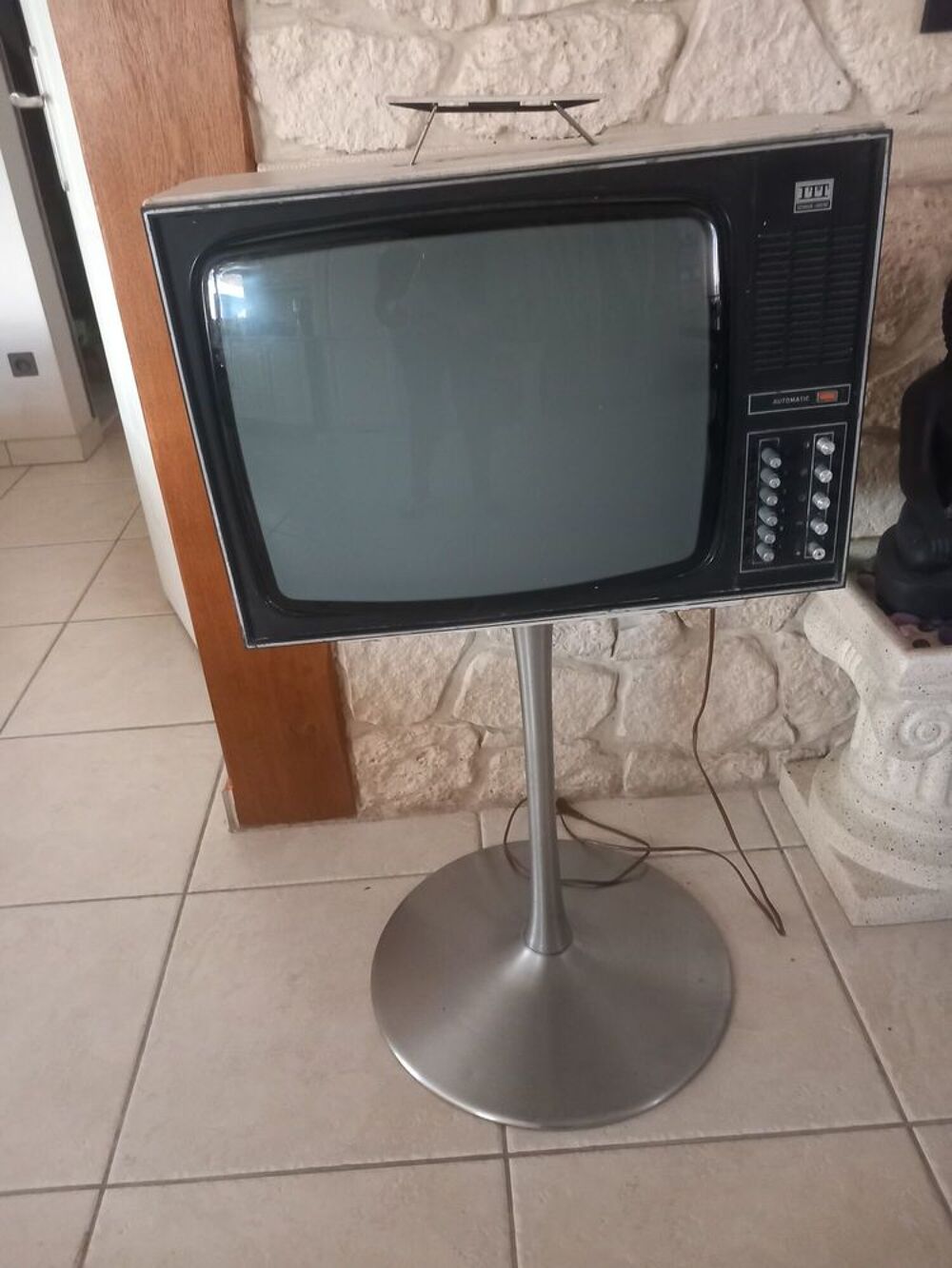 Television vintage sur pied tulipe 1975 ITT SCHAUB LORENZ Photos/Video/TV