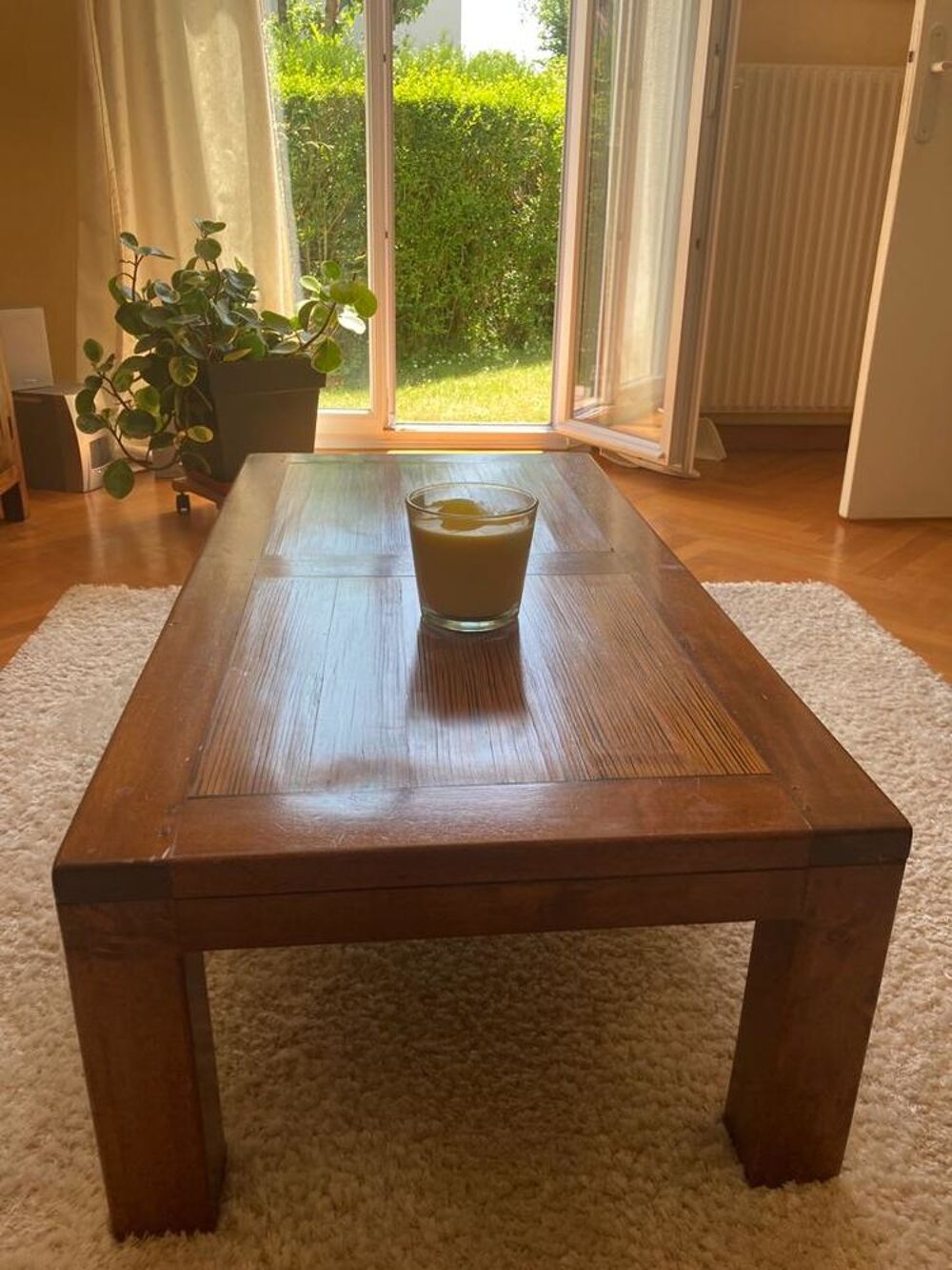 Table basse en bois rare de palissandre
Meubles