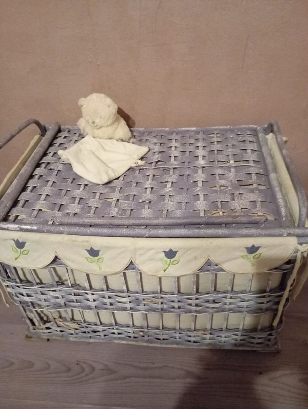 Belle sellette pour entreposer du bois Meubles