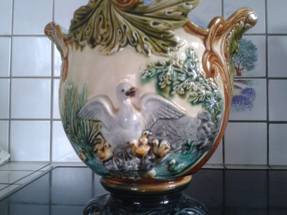 cache pot en faience ancien 