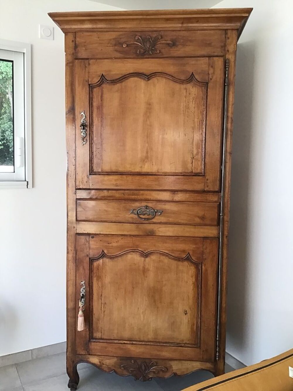 Meubles anciens. Meubles