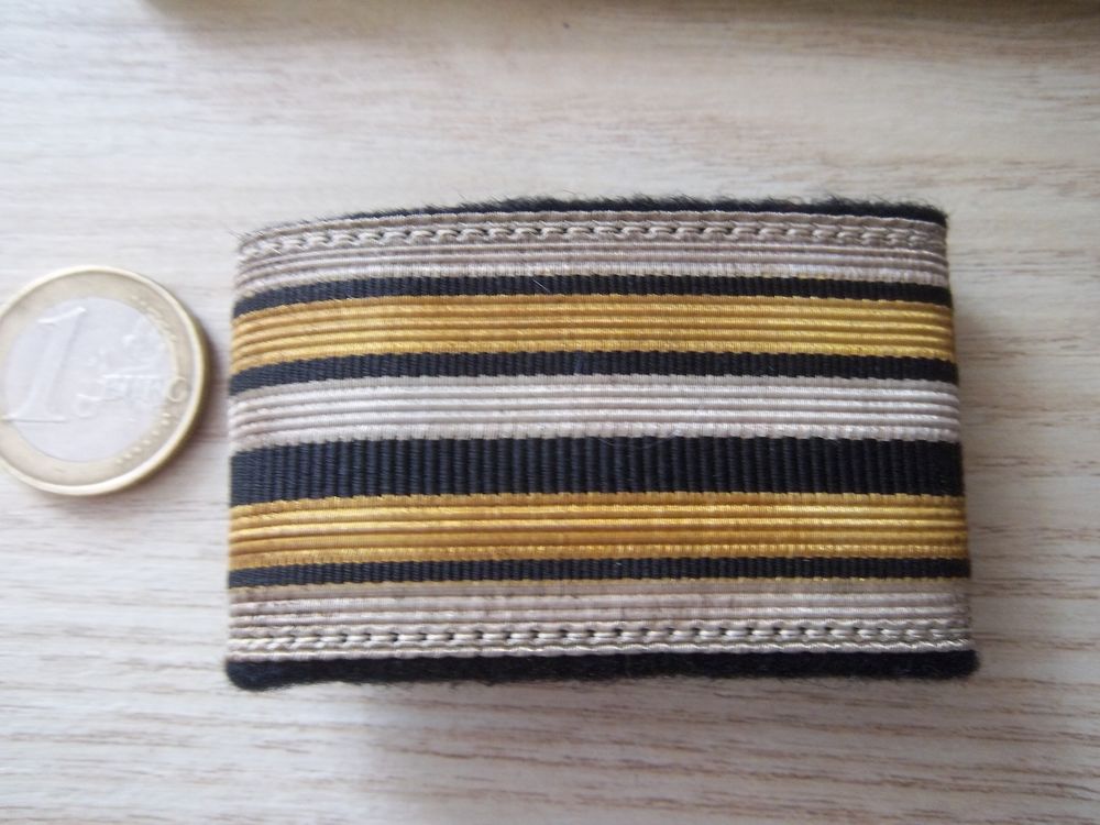 un passant d'&eacute;paulette militaire lieutenant-colonel 