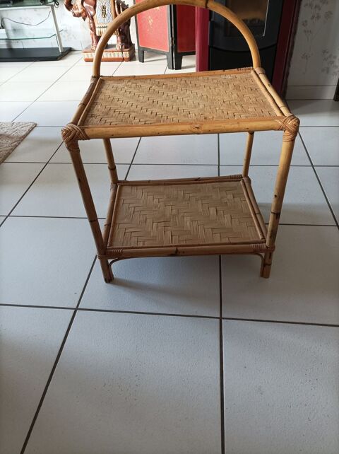 Table de chevet Rotin 25 Fontenay-le-Comte (85)