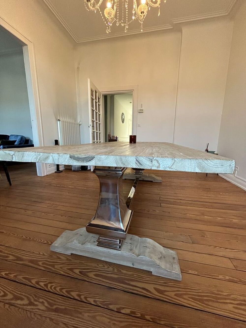 Table design bois clair et m&eacute;tal Meubles
