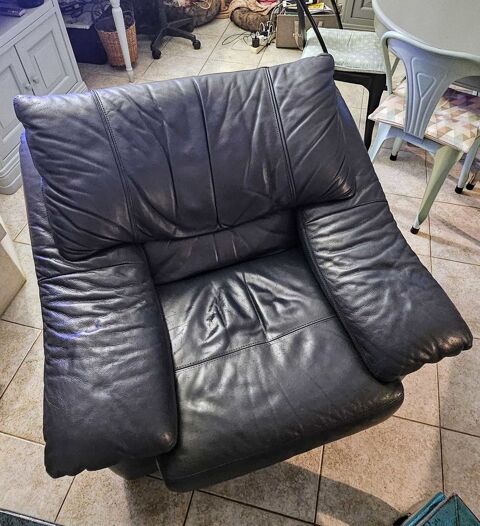 fauteuil cuir bleu nuit 140 Saint-Laurent-du-Var (06)