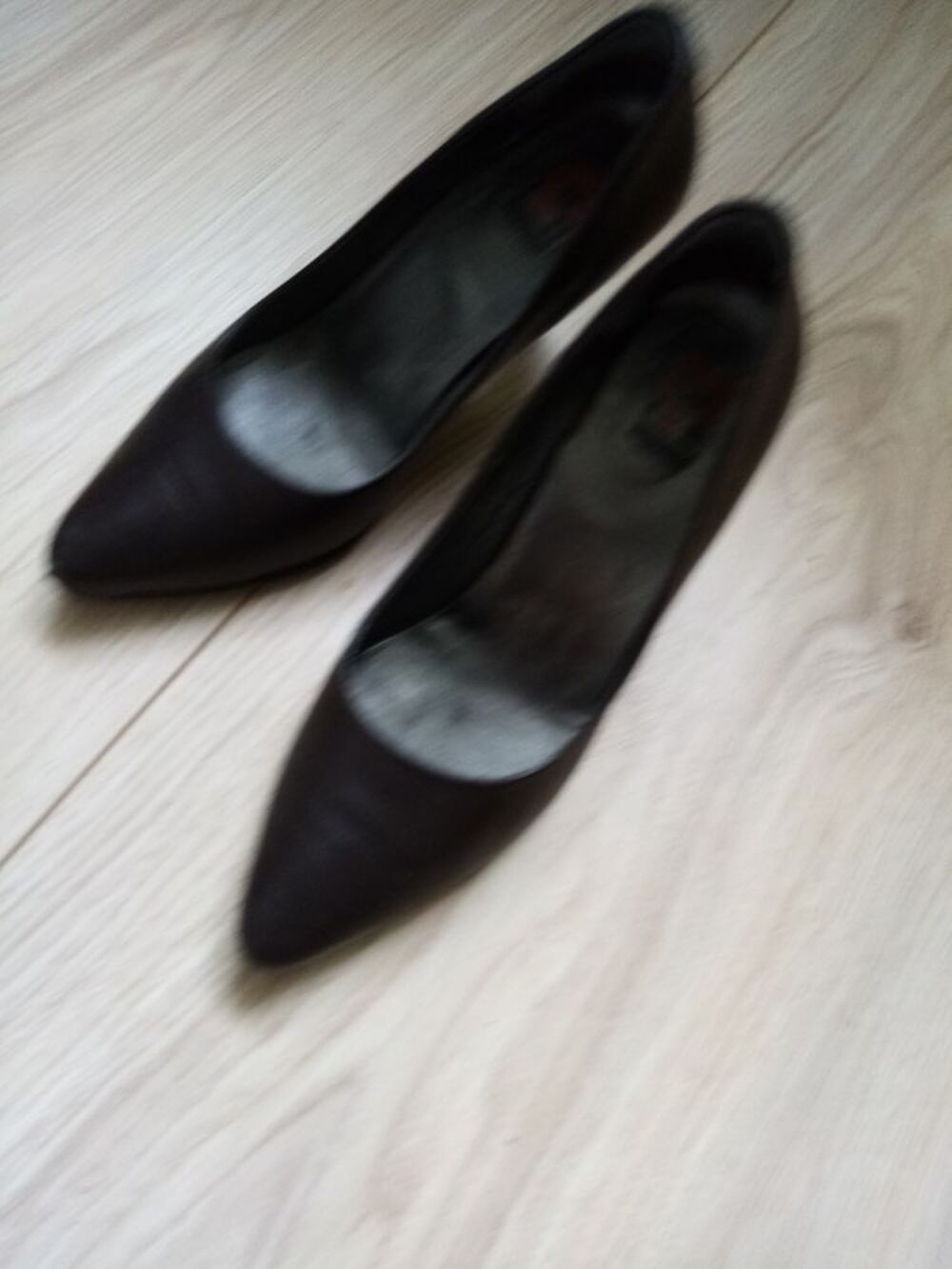  ESCARPINS cuir marque RODIER
Chaussures
