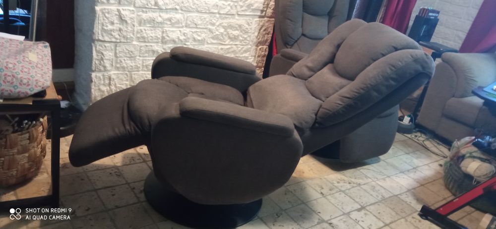 2 fauteuils inclinables relax manuels et rotatifs sur pied Meubles