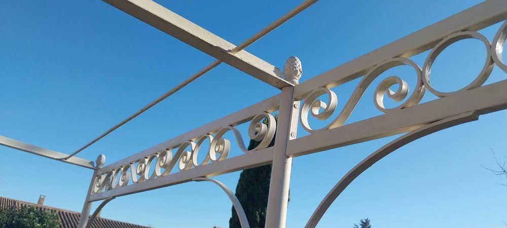 Pergola fer forg&eacute; artisanale Jardin