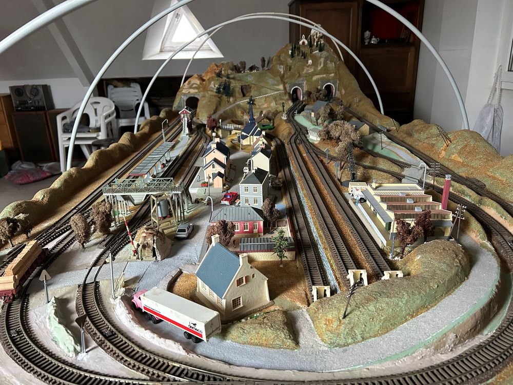 TRAIN ELECTRIQUE MINIATURE 