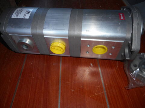Pompe hydraulique triple a engrenage HPI P1AAN25118HA2008FA 88300 Neufchteau