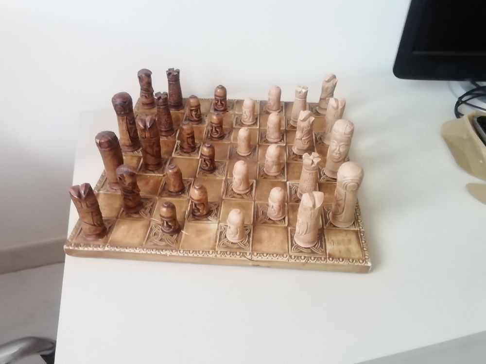 Bel &Eacute;chiquier
En r&eacute;sine Jeux / jouets