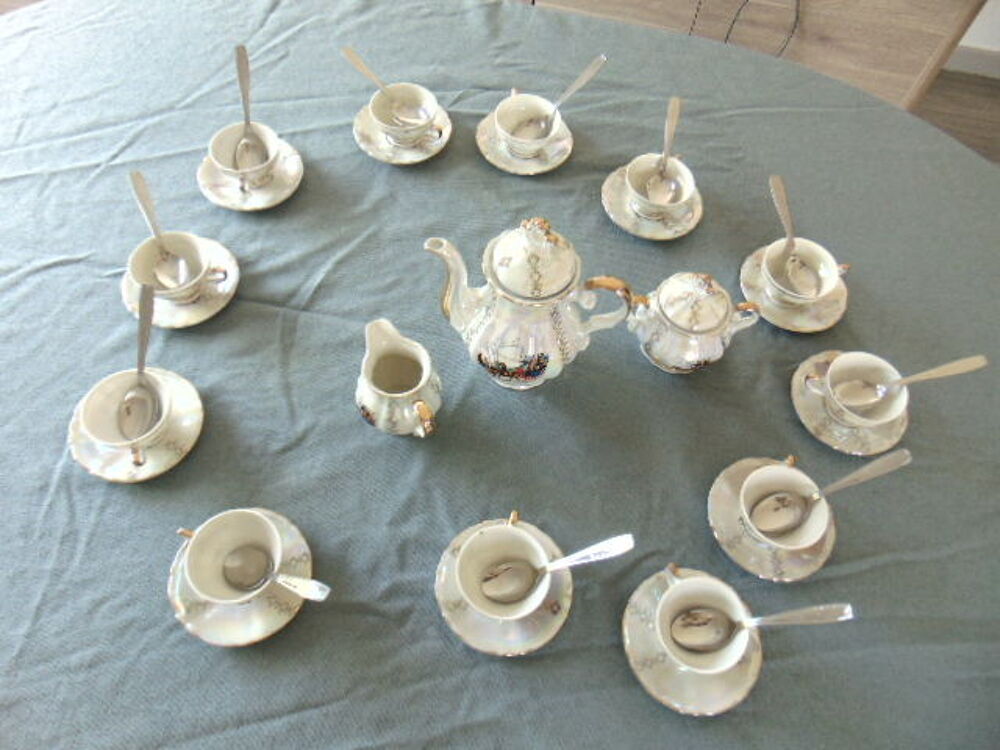 Service &agrave; caf&eacute; en v&eacute;ritable porcelaine ? Italie ? Ann&eacute;es 195 Cuisine