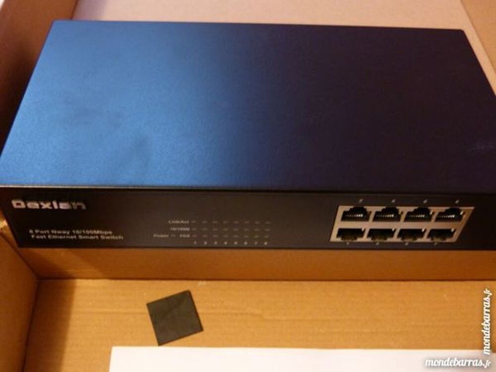 DEXLAN Switch r&eacute;seau 8 ports 10/100 Alim. interne Matériel informatique