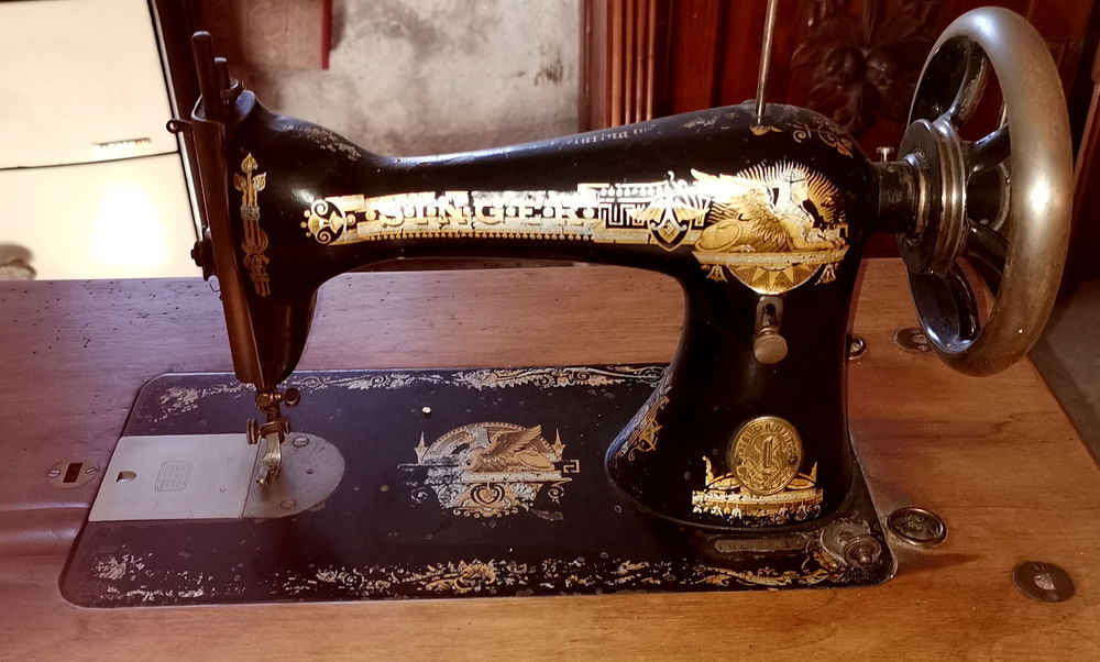 Machine &agrave; coudre Singer "Sphinx" Décoration