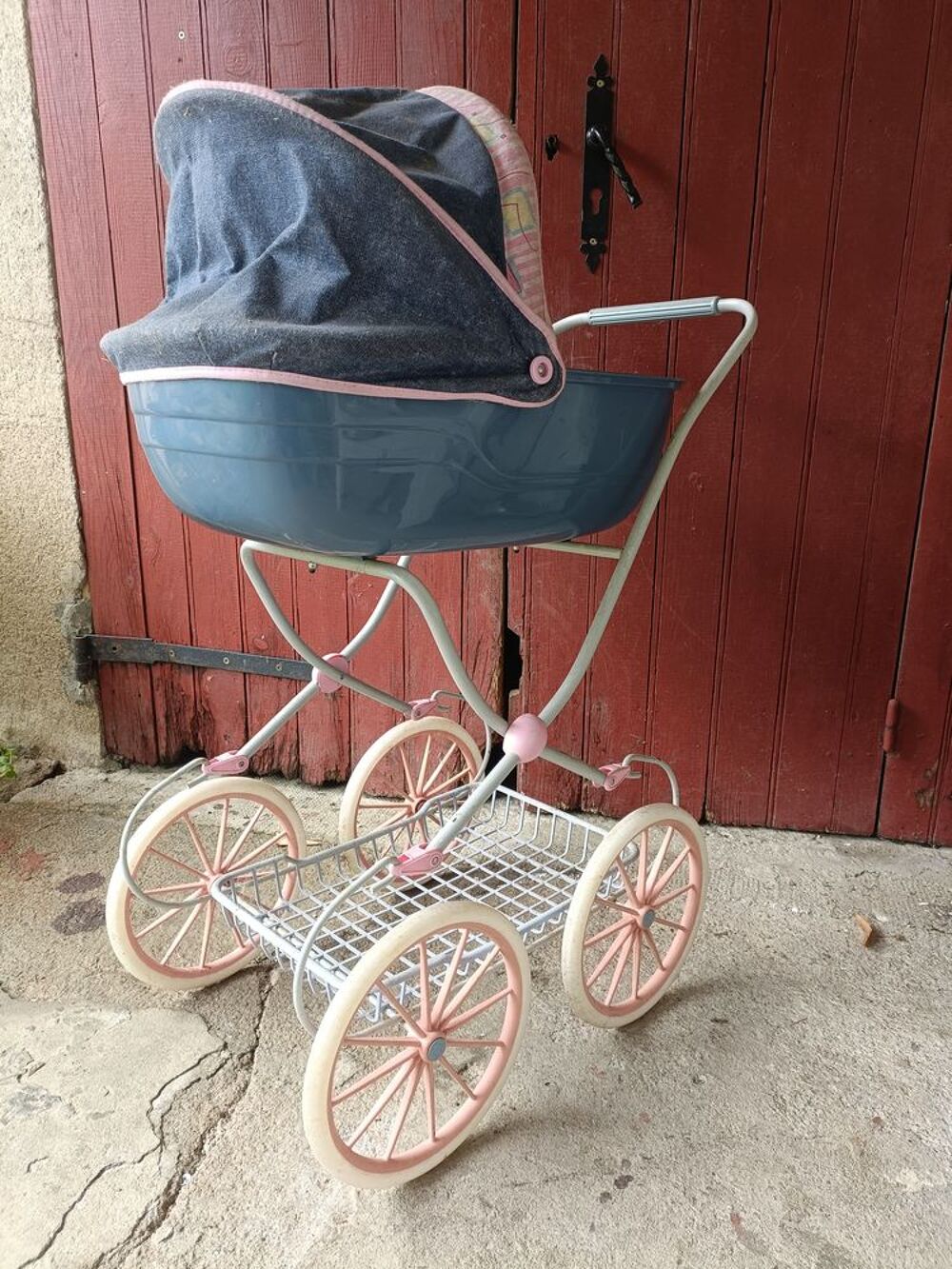 Landau Poup&eacute;e Vintage Jeux / jouets