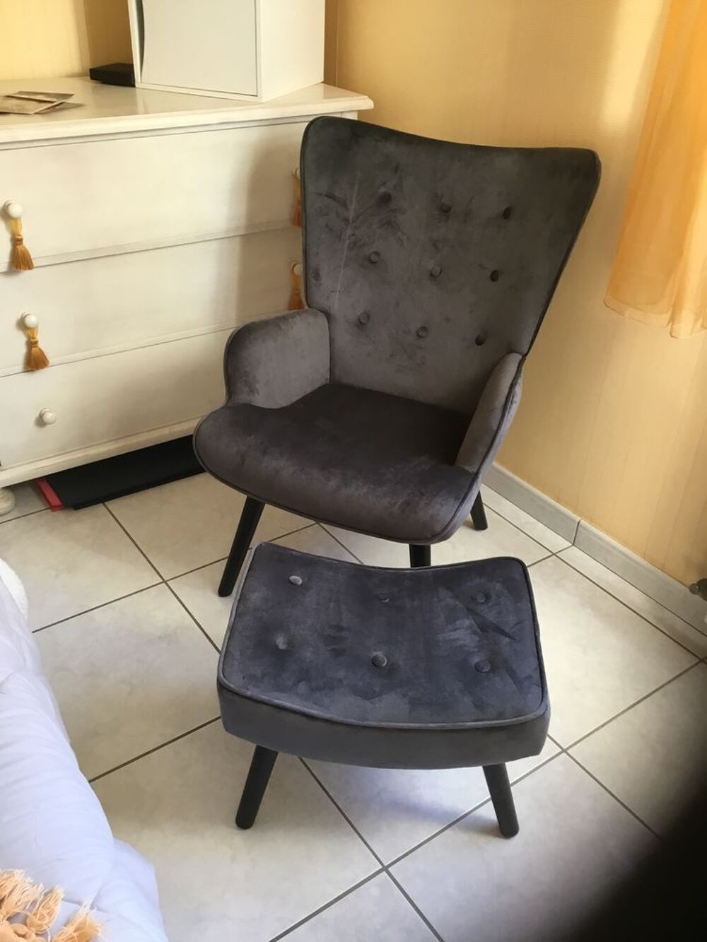 Fauteuil scandinave et pouf Meubles