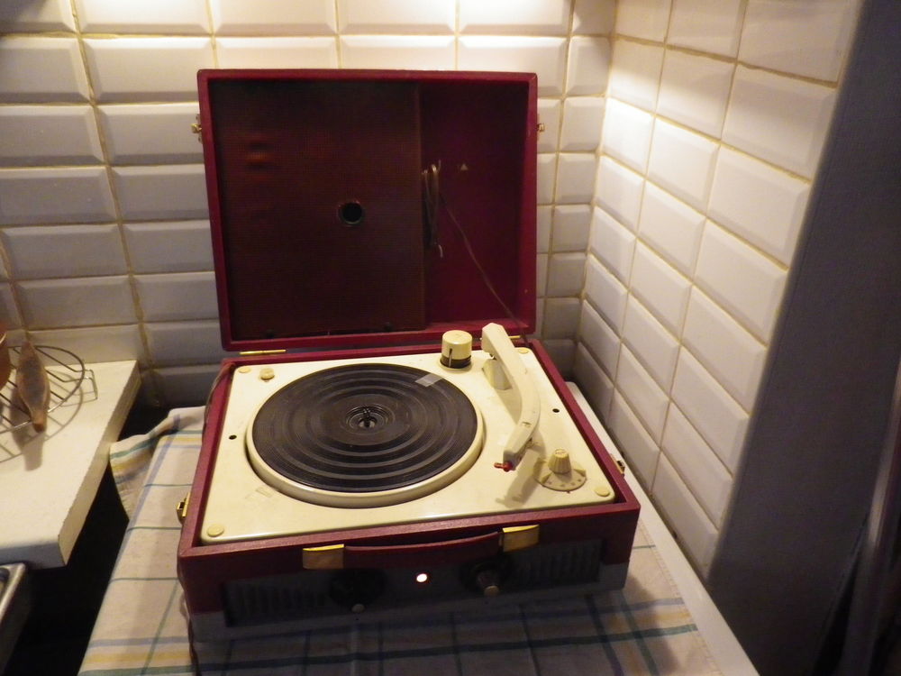 TOURNE DISQUE La Voix de Son Ma&icirc;tre 359 A R&Eacute;VIS&Eacute;E Audio et hifi