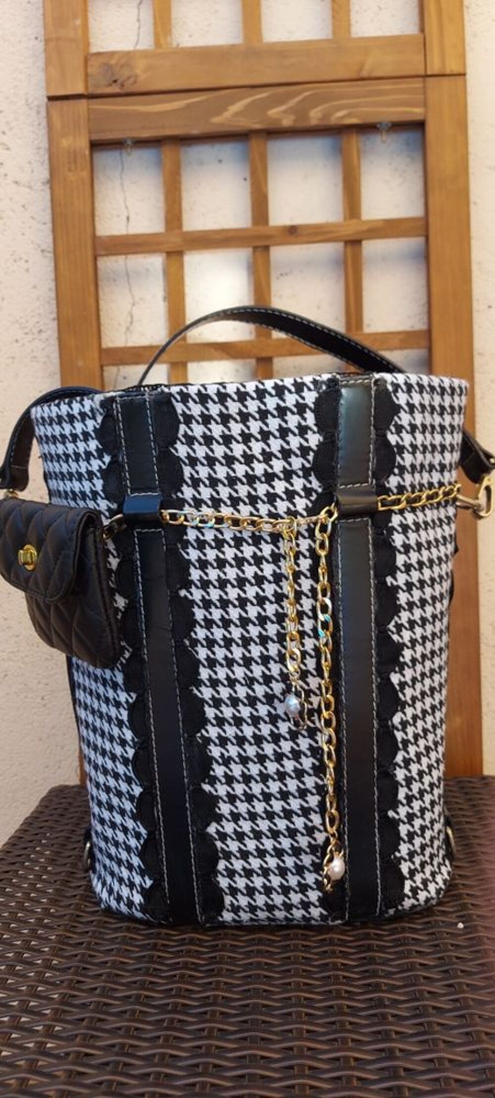 Chane. x Lancel X Barbie style sac &agrave; main Elsa &eacute;paule bandouli&egrave;re ReFashion cuir France luxe vintage cr&eacute;ation unique fait main Maroquinerie