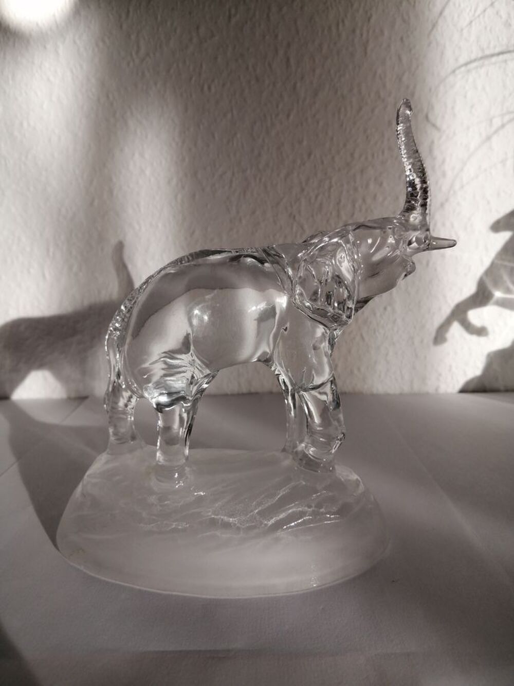 Pi&egrave;ce en cristal d'Arques : El&eacute;phant barrissant Décoration