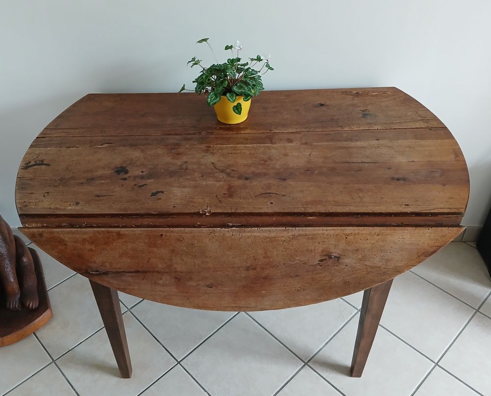 TABLE RONDE ANCIENNE VINTAGE Meubles