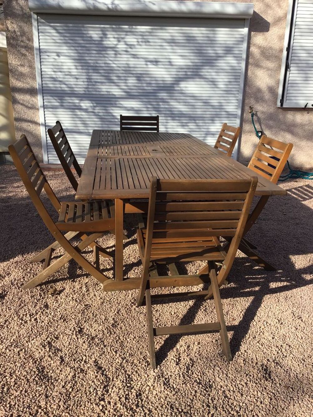 Table de terrasse bois et 6 chaises. Secteur MABLY. Jardin