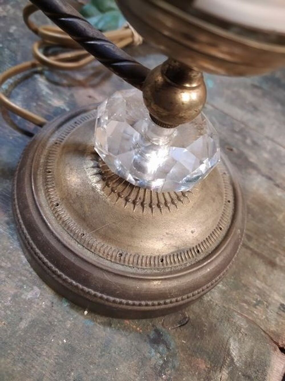 Lampe Style Art Nouveau Bronze Laiton et Tulipe Verre. Décoration
