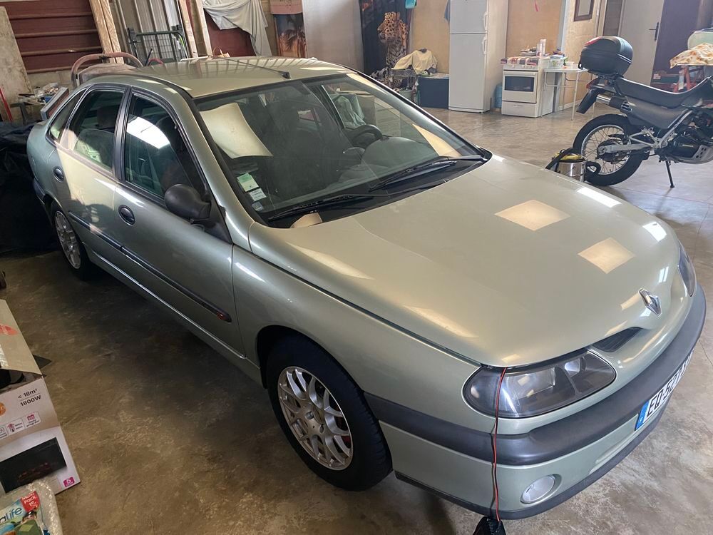 Laguna 1.8i 16V Pack 2001 occasion 02600 Corcy