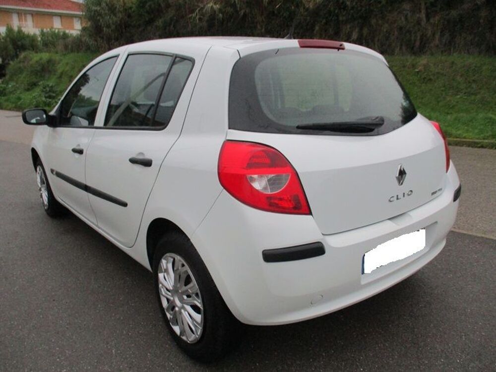 Clio III 1.2 16V 75CV 2007 occasion 06600 Antibes