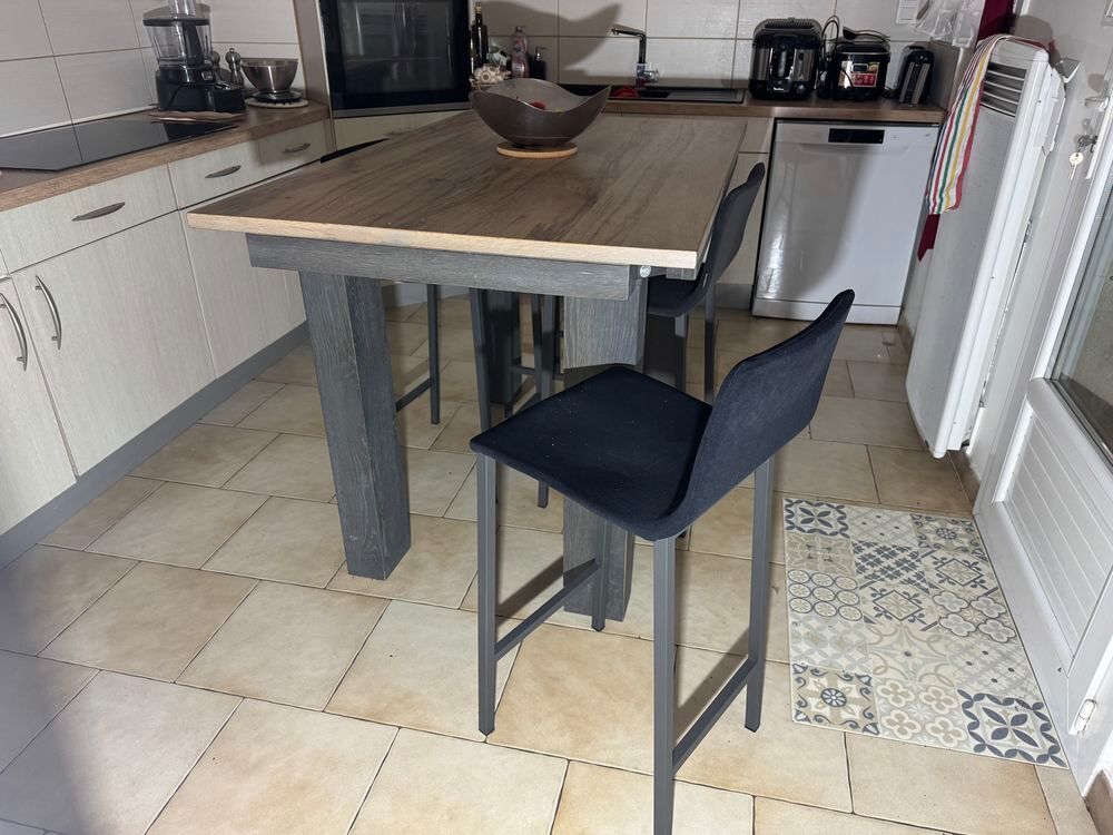 TABLE DE CUISINE OU DE PRESENTATION Meubles