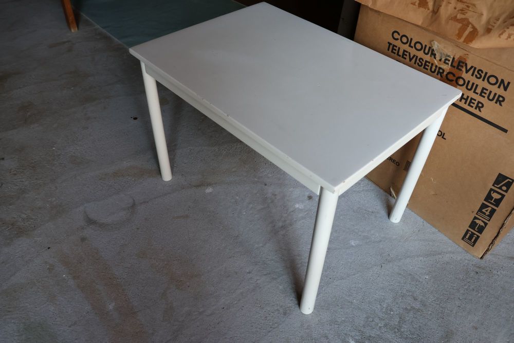 Petite table blanche IKEA pour enfant Mobilier enfants