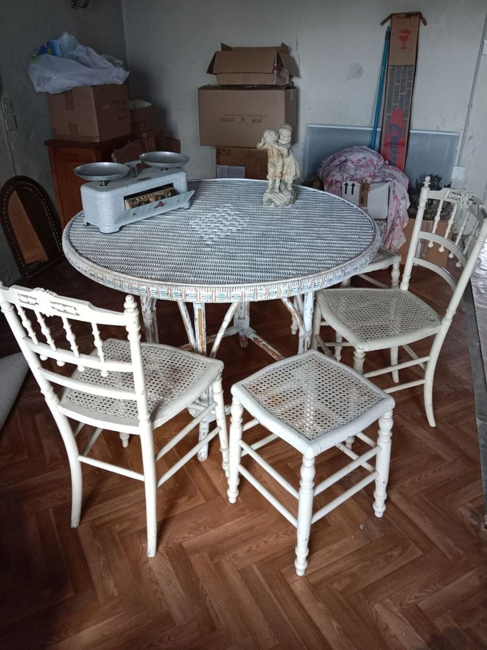 Table et chaises en rotin Meubles