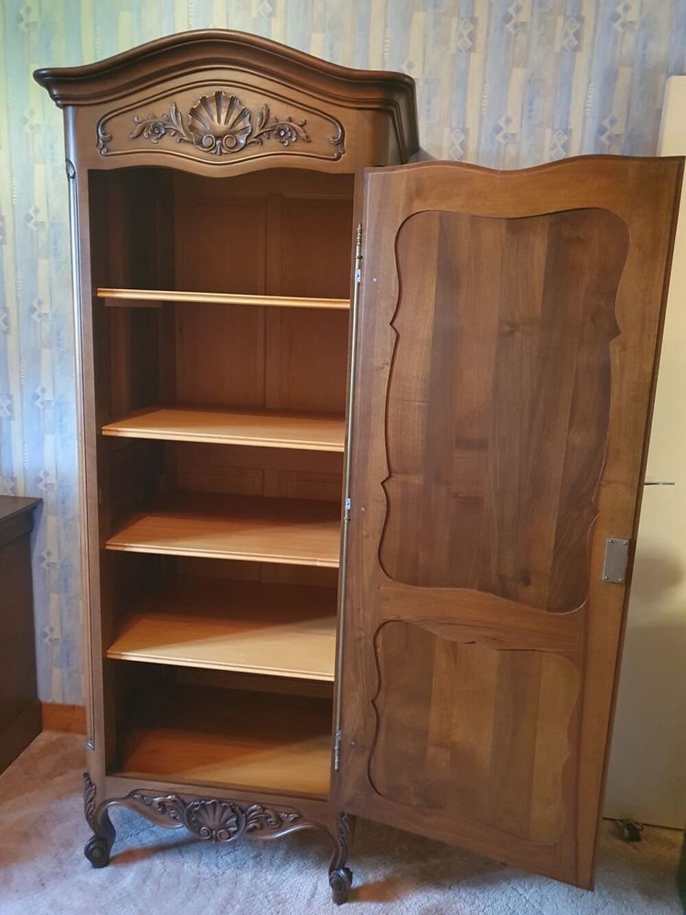 Armoire Bonneti&egrave;re style Louis XV Merisier massif Dcoration