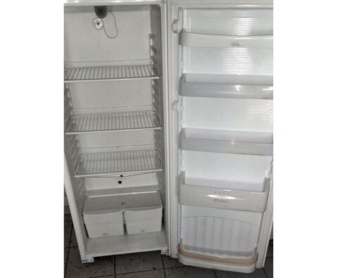 armoire frigo CURTISS volume 270 litres à89€
1 Montpellier (34)