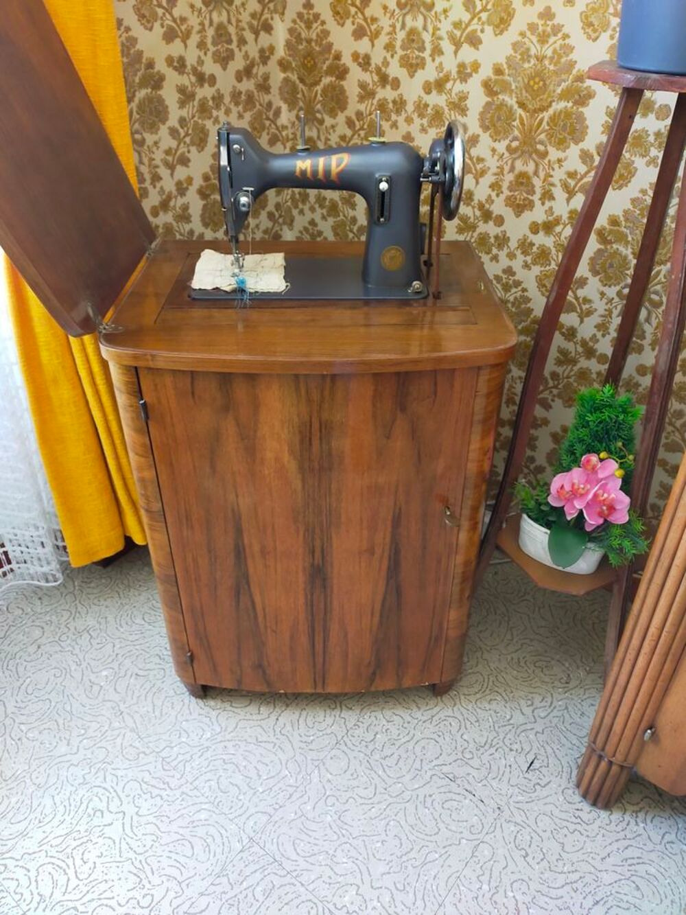 Machine &agrave; coudre Meubles