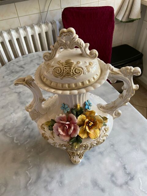 vase porcelaine d'italie style rocaille Varennes-sur-Seine (77)