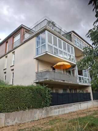  Appartement à louer 4 pièces 79 m²