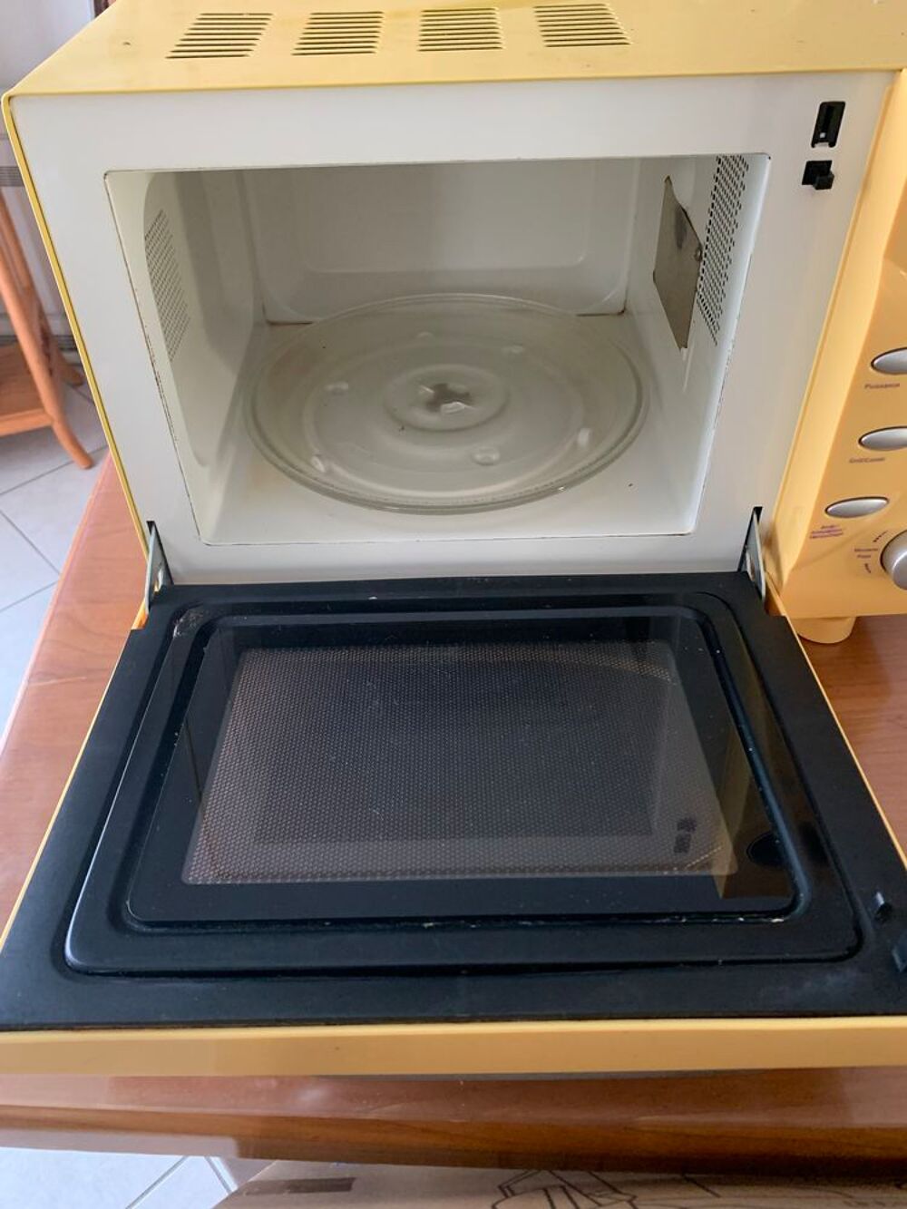 Micro ondes Selectline " MGE 20 " Electroménager