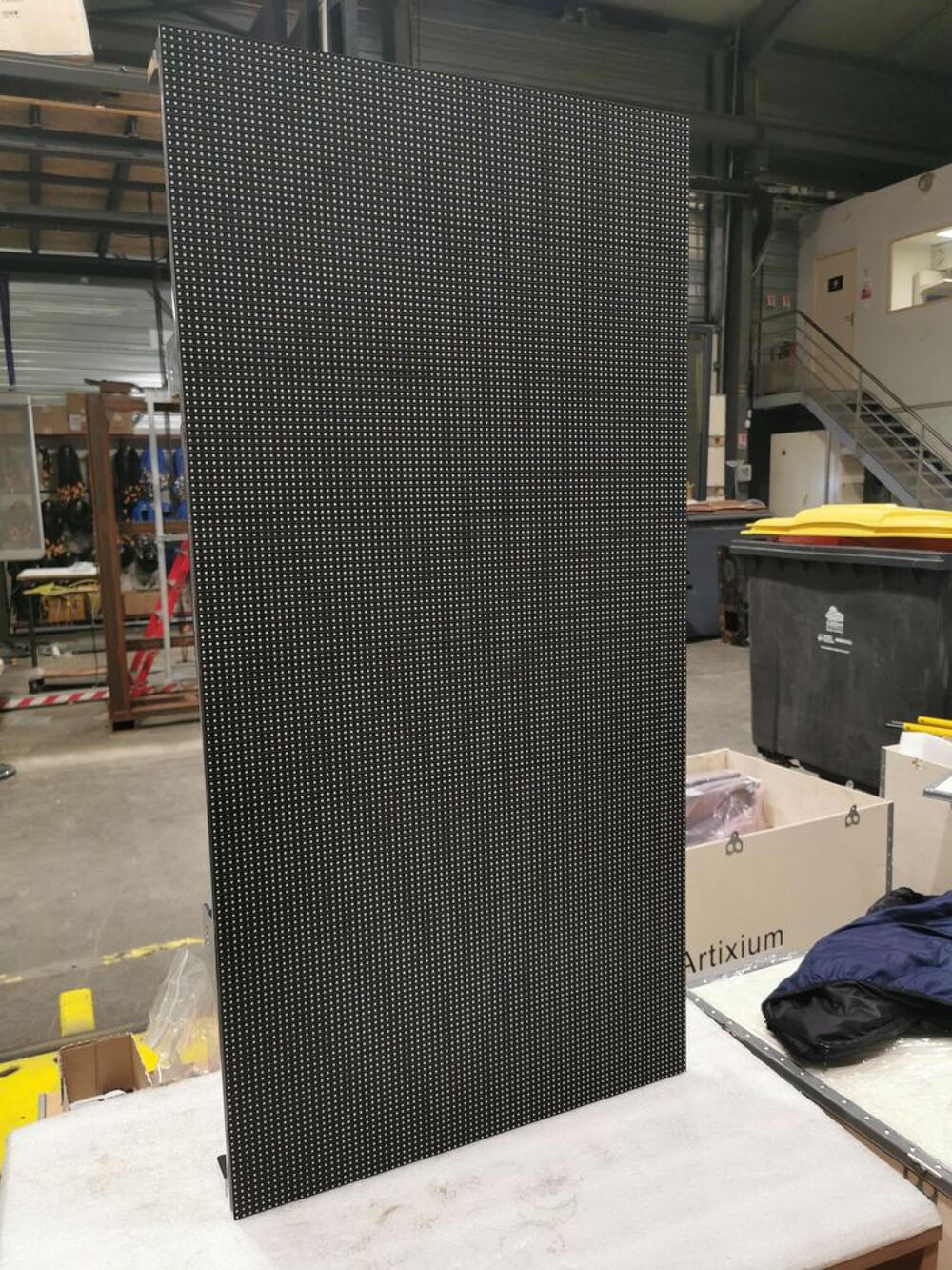 D&eacute;stockage Ecrans LED Num&eacute;riques Photos/Video/TV