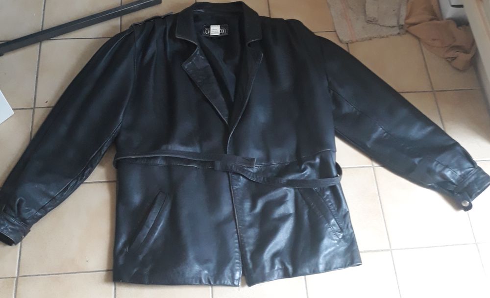 veste en cuir taille 2 Vêtements