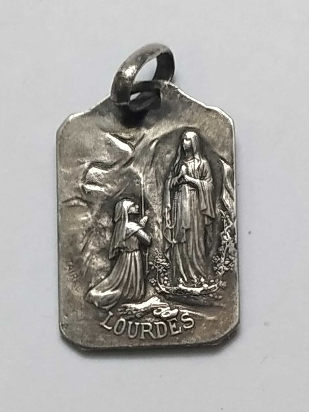 LOT de 5 MEDAILLES ND de LOURDES 