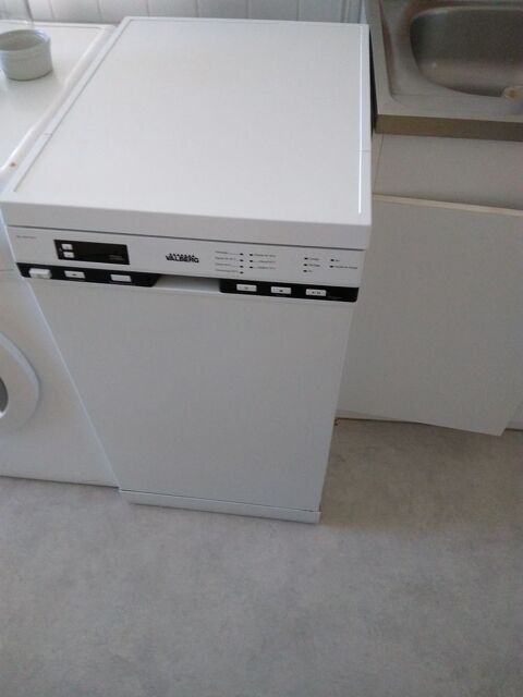 Petit lave-vaisselle et cuisinire lectrique 200 Compigne (60)
