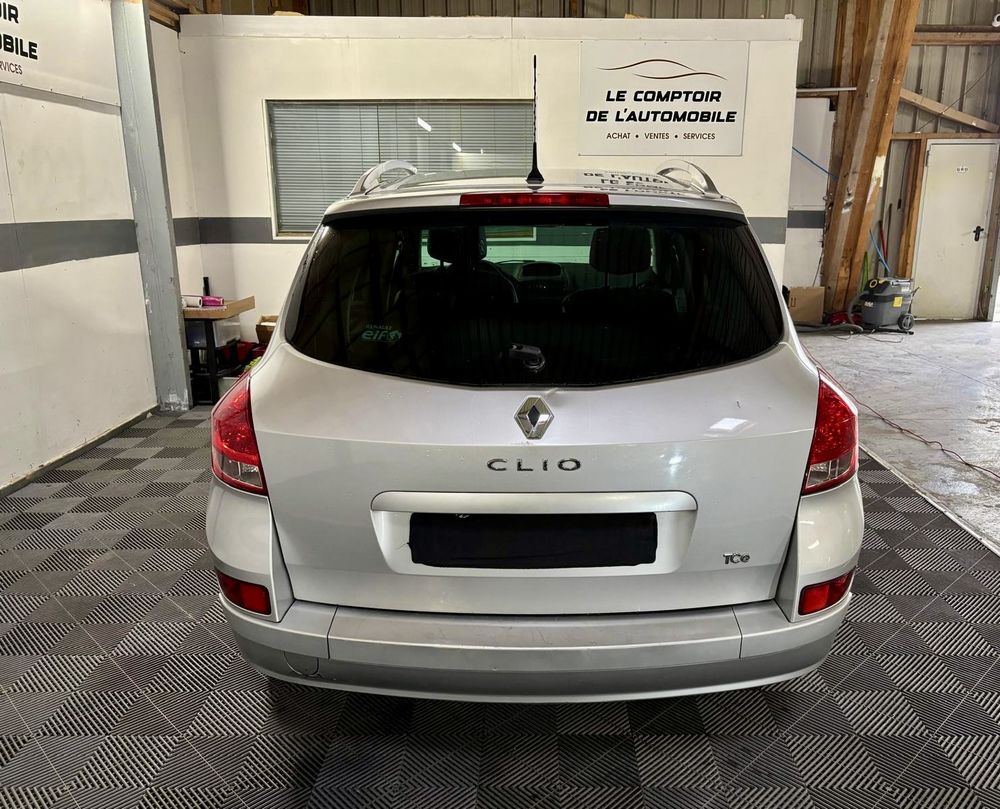 Clio III Estate Clio Estate III Tce 100 eco2 Night&Day 2011 occasion 95330 Domont