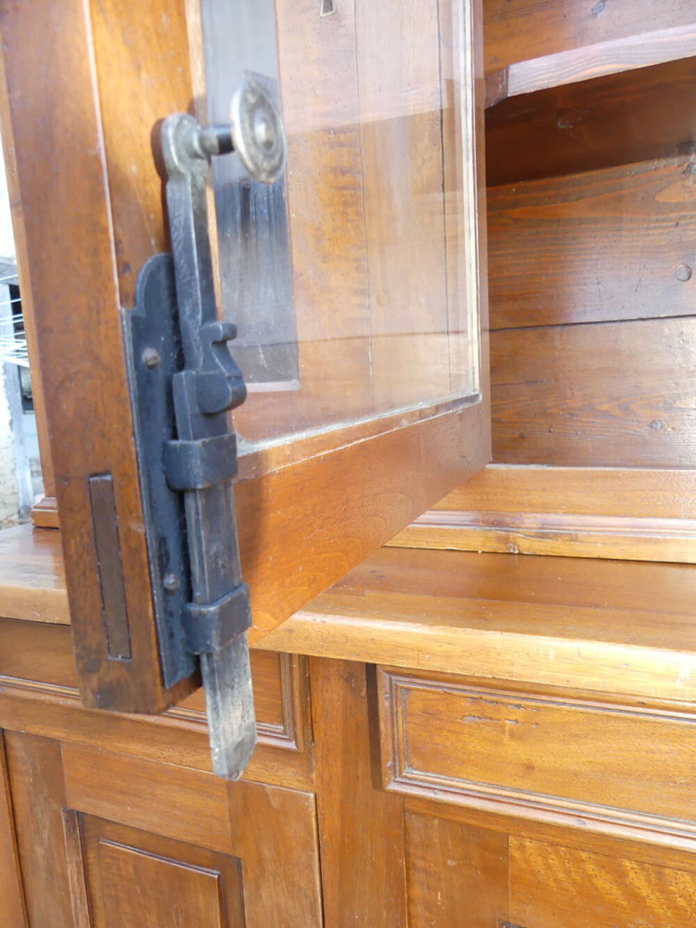 Buffet + vitrine - Bois brut - noyer Meubles