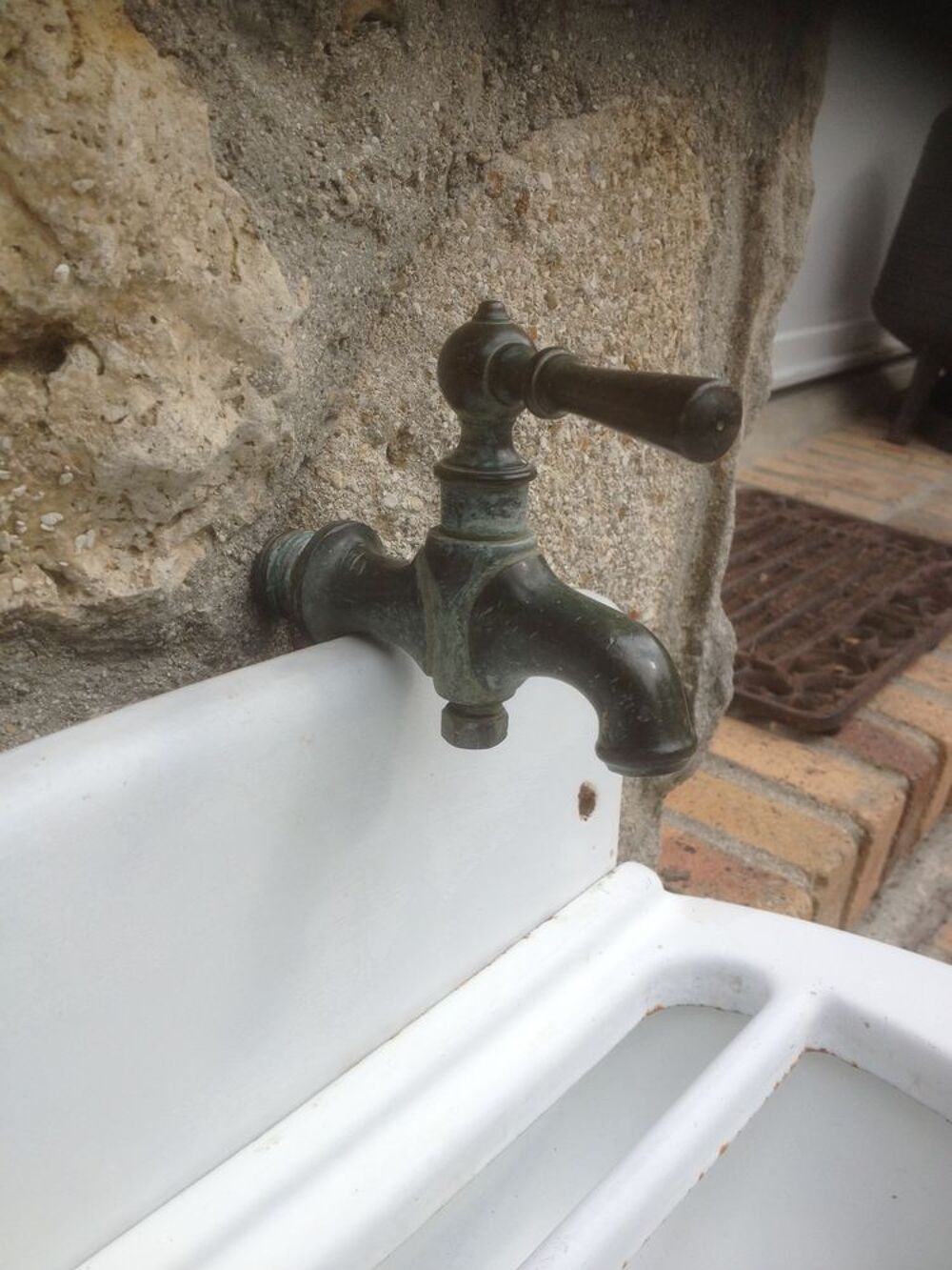 fontaine , &eacute;vier fonte &eacute;maill&eacute;e de cour d'&eacute;cole Jardin