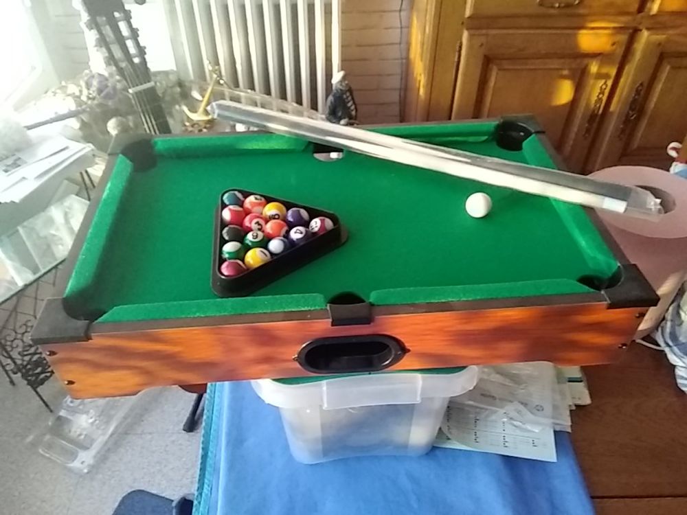 Billard de table complet et neuf Jeux / jouets