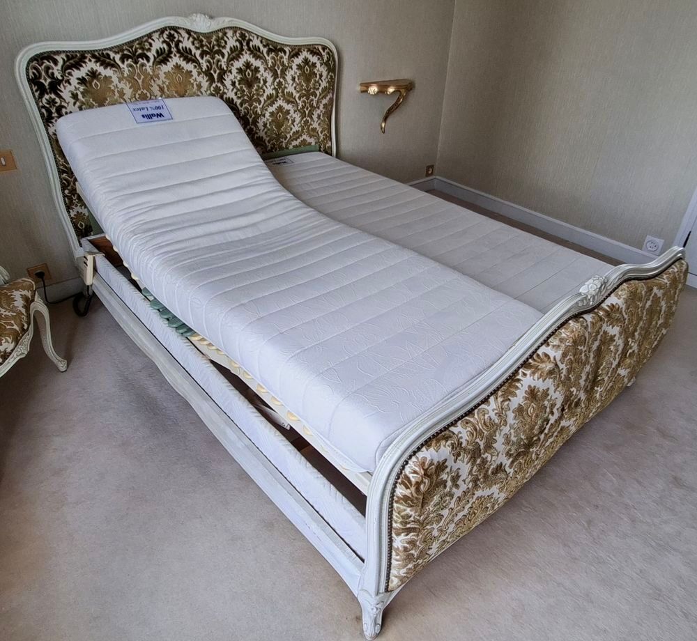 Sommier &eacute;lectrique de 140x190 avec 2 matelas Meubles